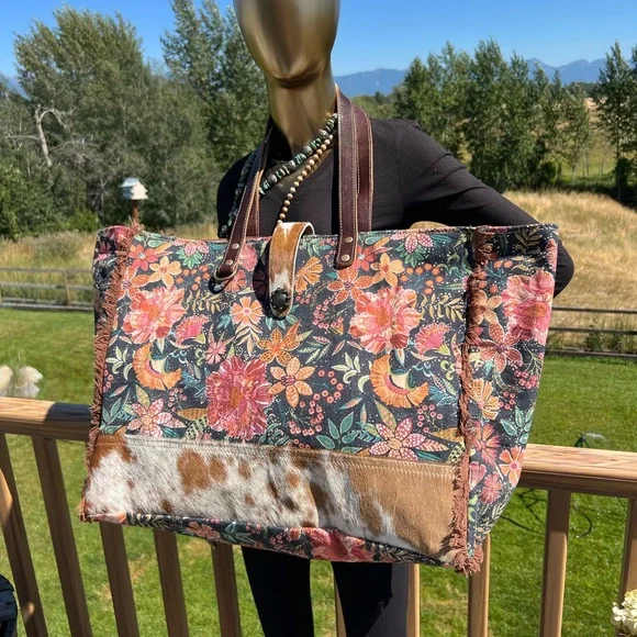 Myra Bag | Bags | New Release Floral Myra Bag Rug Canvas  display picture 2